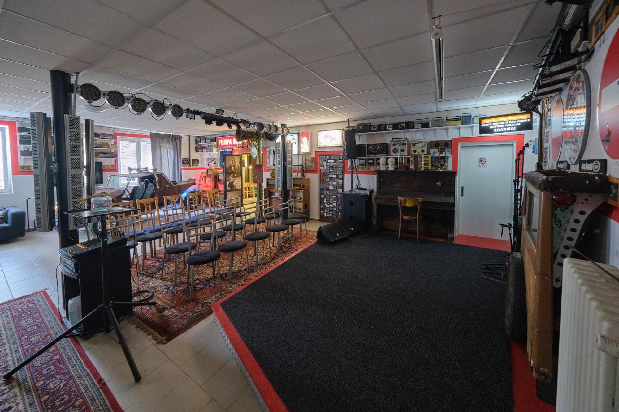 Hostel Doupe Humpolec Bagian luar foto
